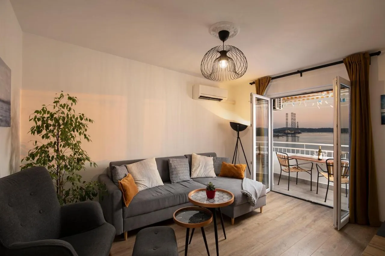 Top Floor Sunset Apartment Pula Croatia