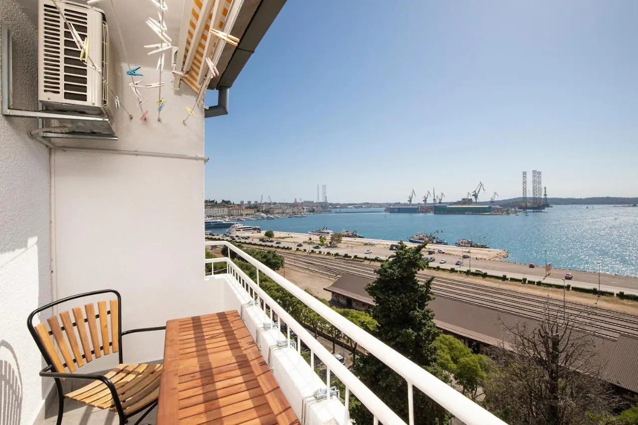 Top Floor Sunset Apartment Pula 0*,  Croatia